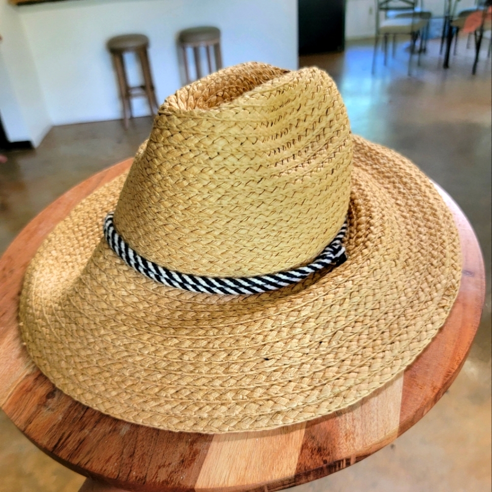 Straw Wide Brim Sunhat For Vacation Sun Protection Hat With Chin Strap Beach Hat
